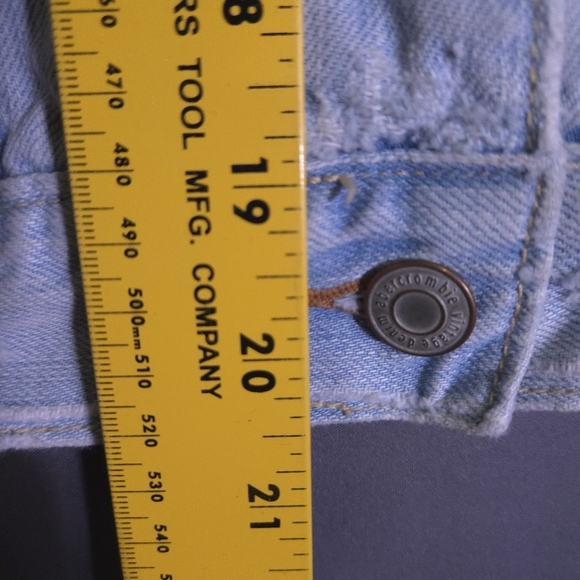 Abercrombie & Fitch Jean Jacket Junior Girl Size XL Light Wash Distressed - Picture 4 of 6
